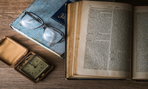 Book-Glasses-Clock